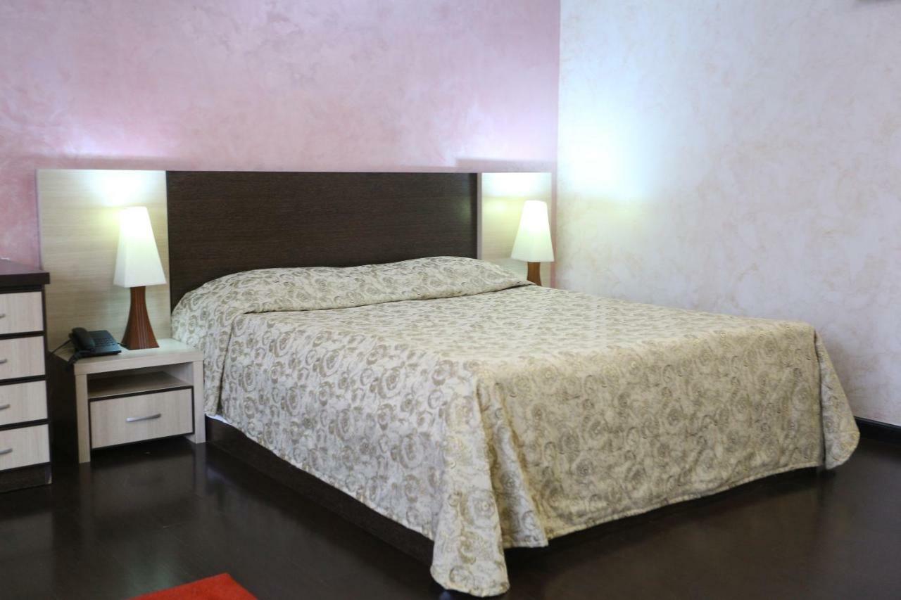 גיומרי Vanatur Hotel מראה חיצוני תמונה